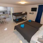 Bed & Breakfast Dona Ana Lagos